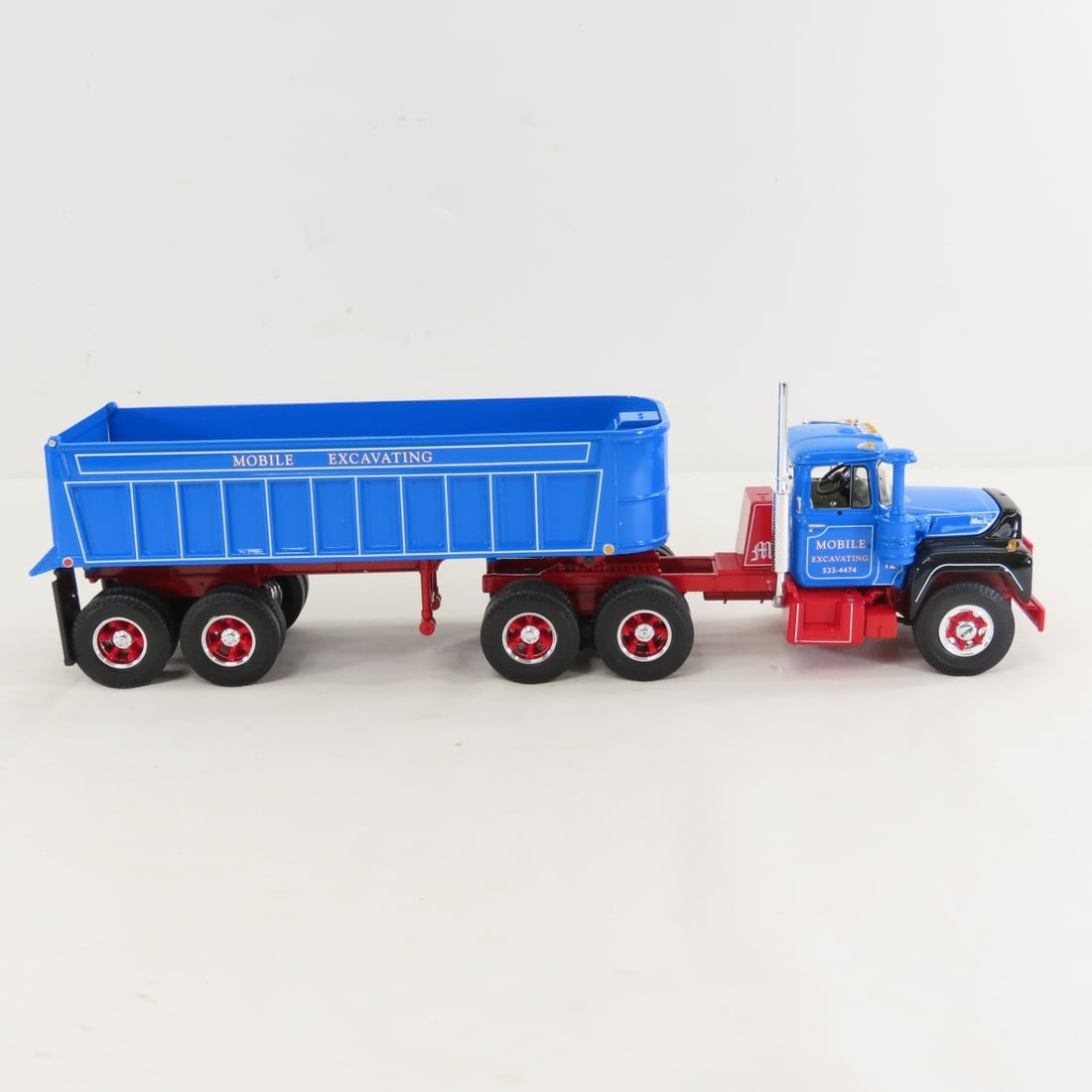 1st Gear 1:34 Mobile Exc Mack R-Model Dump Trailer - 6