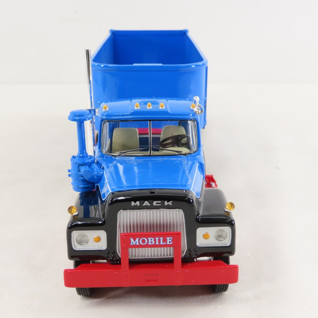 1st Gear 1:34 Mobile Exc Mack R-Model Dump Trailer - 8