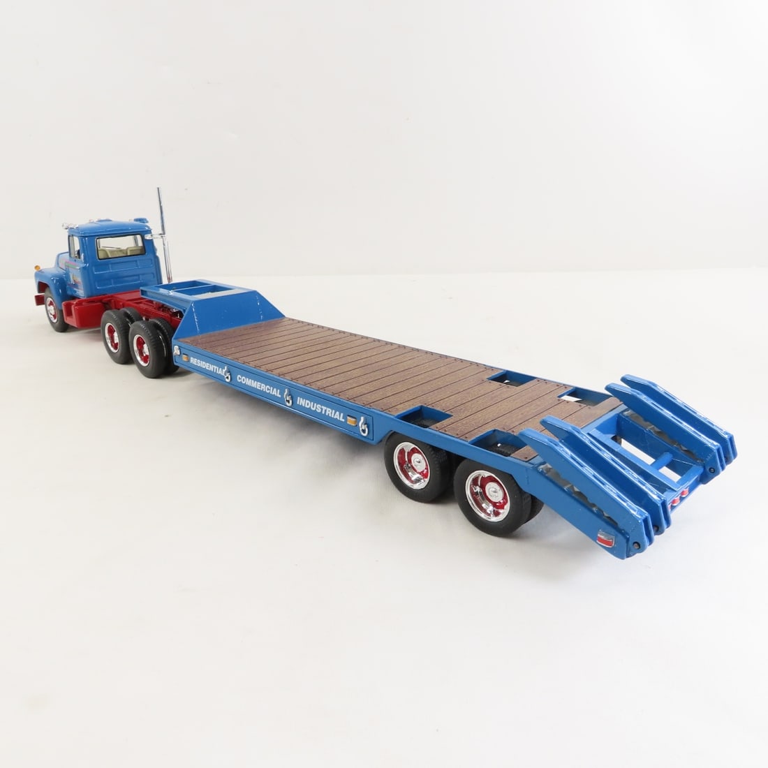 1st Gear 1:34 K-Line Exc Mack R-Model Lowboy - 3