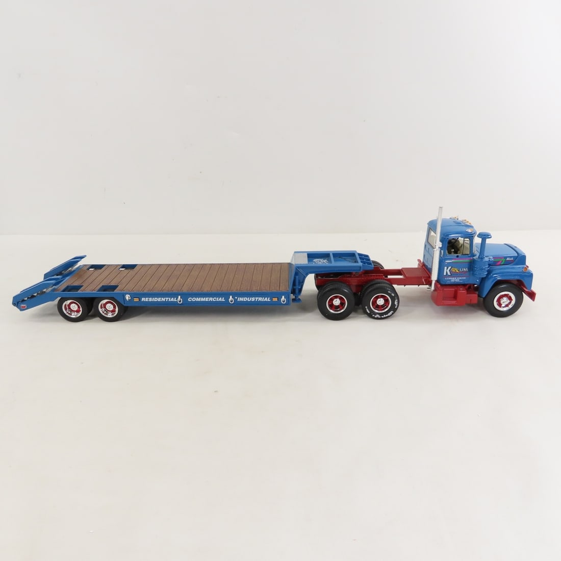 1st Gear 1:34 K-Line Exc Mack R-Model Lowboy - 6