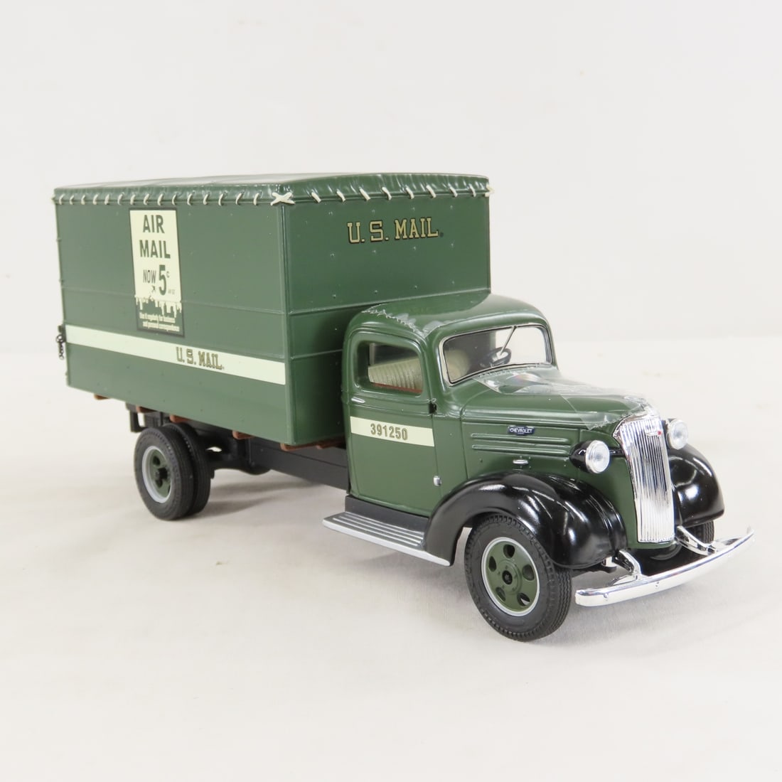 1st Gear 1:30 US Mail 1937 Chevrolet Freight Truck - 7
