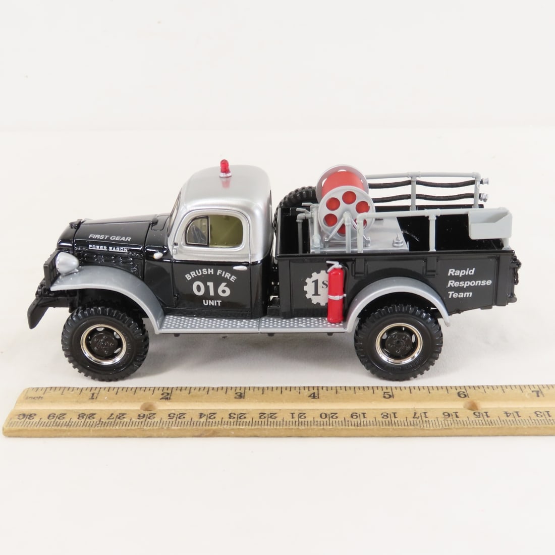 1st Gear 1:30 Dodge Power Wagon Brush Fire Unit - 2