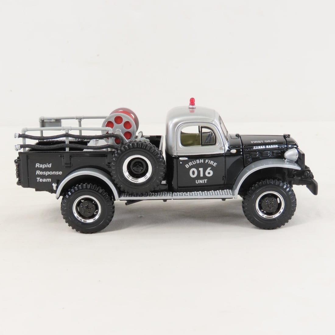 1st Gear 1:30 Dodge Power Wagon Brush Fire Unit - 6