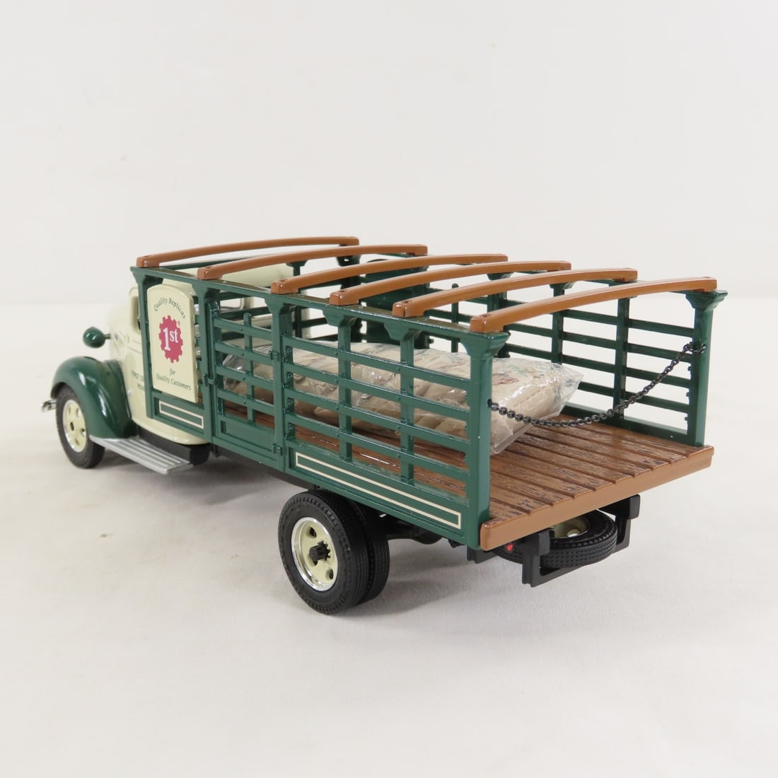 1st Gear 1:30 1937 Chevrolet Full Stake Truck - 3