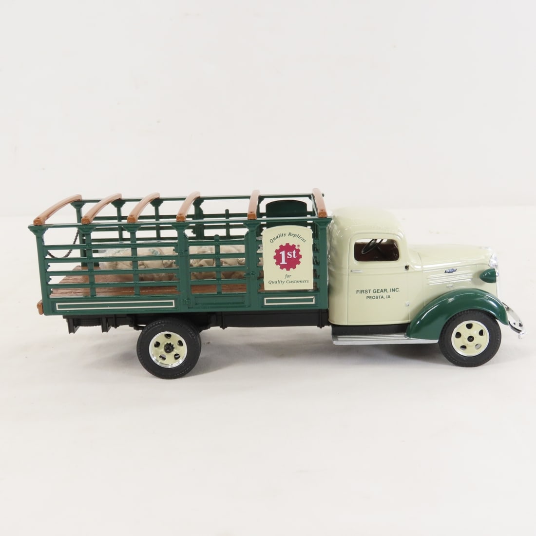 1st Gear 1:30 1937 Chevrolet Full Stake Truck - 6