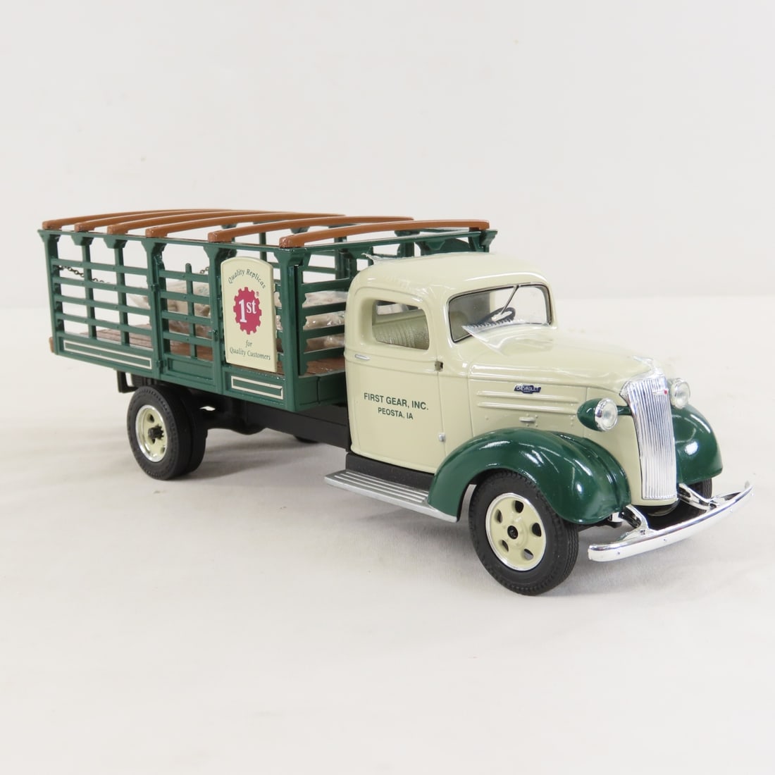 1st Gear 1:30 1937 Chevrolet Full Stake Truck - 7