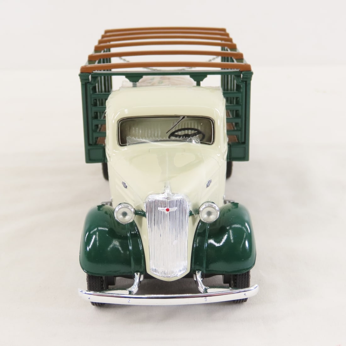 1st Gear 1:30 1937 Chevrolet Full Stake Truck - 8