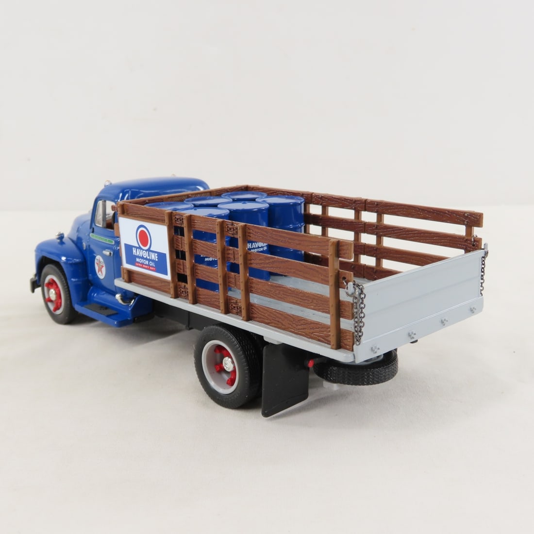 1st Gear 1:34 Texaco 1955 Diamond-T Stake Truck - 3