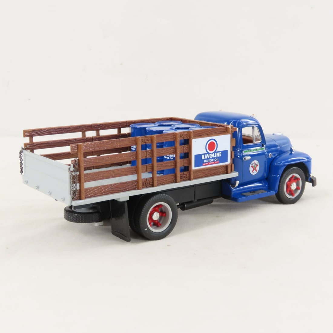 1st Gear 1:34 Texaco 1955 Diamond-T Stake Truck - 5