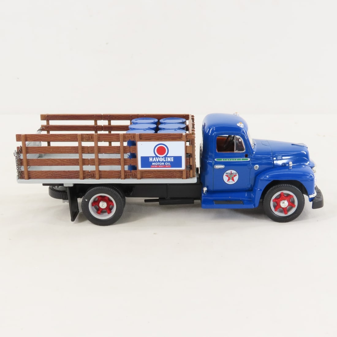 1st Gear 1:34 Texaco 1955 Diamond-T Stake Truck - 6