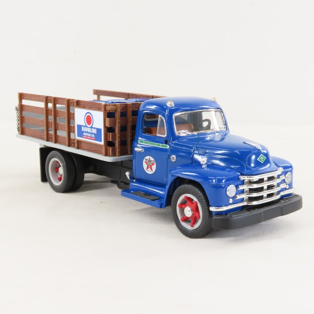 1st Gear 1:34 Texaco 1955 Diamond-T Stake Truck - 7