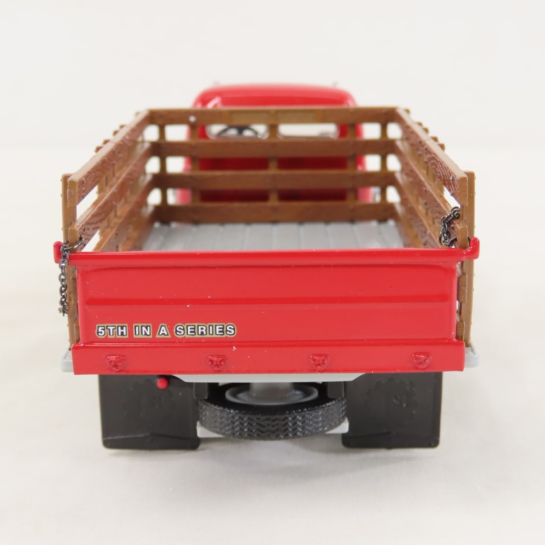 1st Gear 1:34 Maytag 1955 Diamond-T Stake Truck - 4