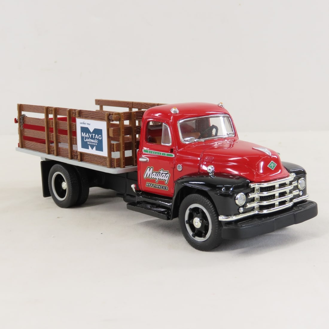 1st Gear 1:34 Maytag 1955 Diamond-T Stake Truck - 7