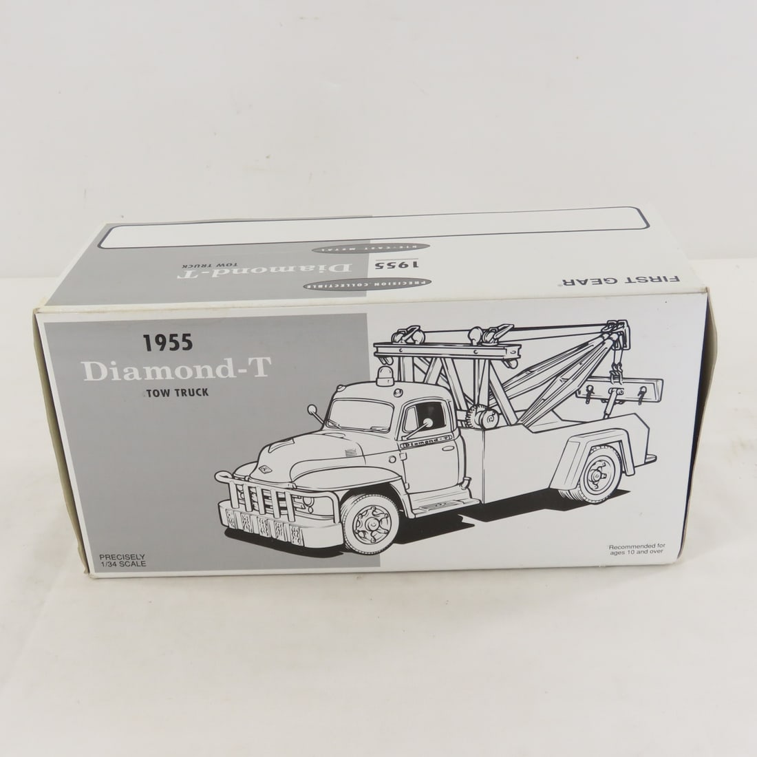 1st Gear 1:34 1955 Diamond-T Tow Truck - 16