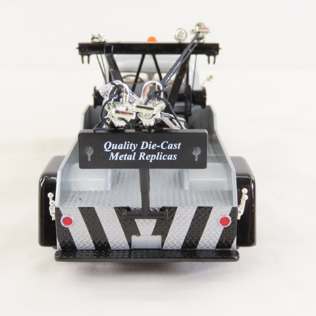1st Gear 1:34 1955 Diamond-T Tow Truck - 4