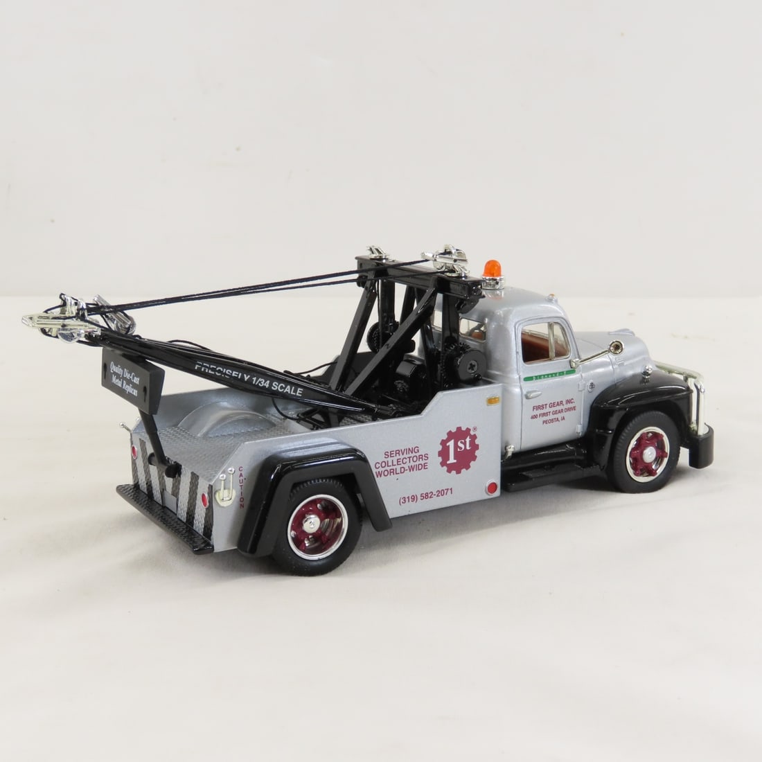 1st Gear 1:34 1955 Diamond-T Tow Truck - 5