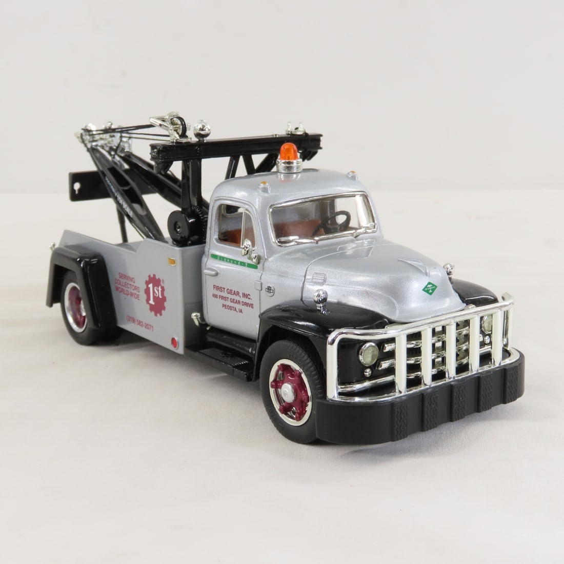 1st Gear 1:34 1955 Diamond-T Tow Truck - 7