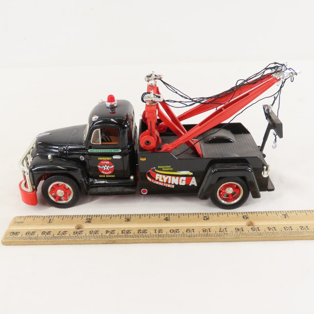 1st Gear 1:34 Flying A 1955 Diamond-T Tow Truck - 2