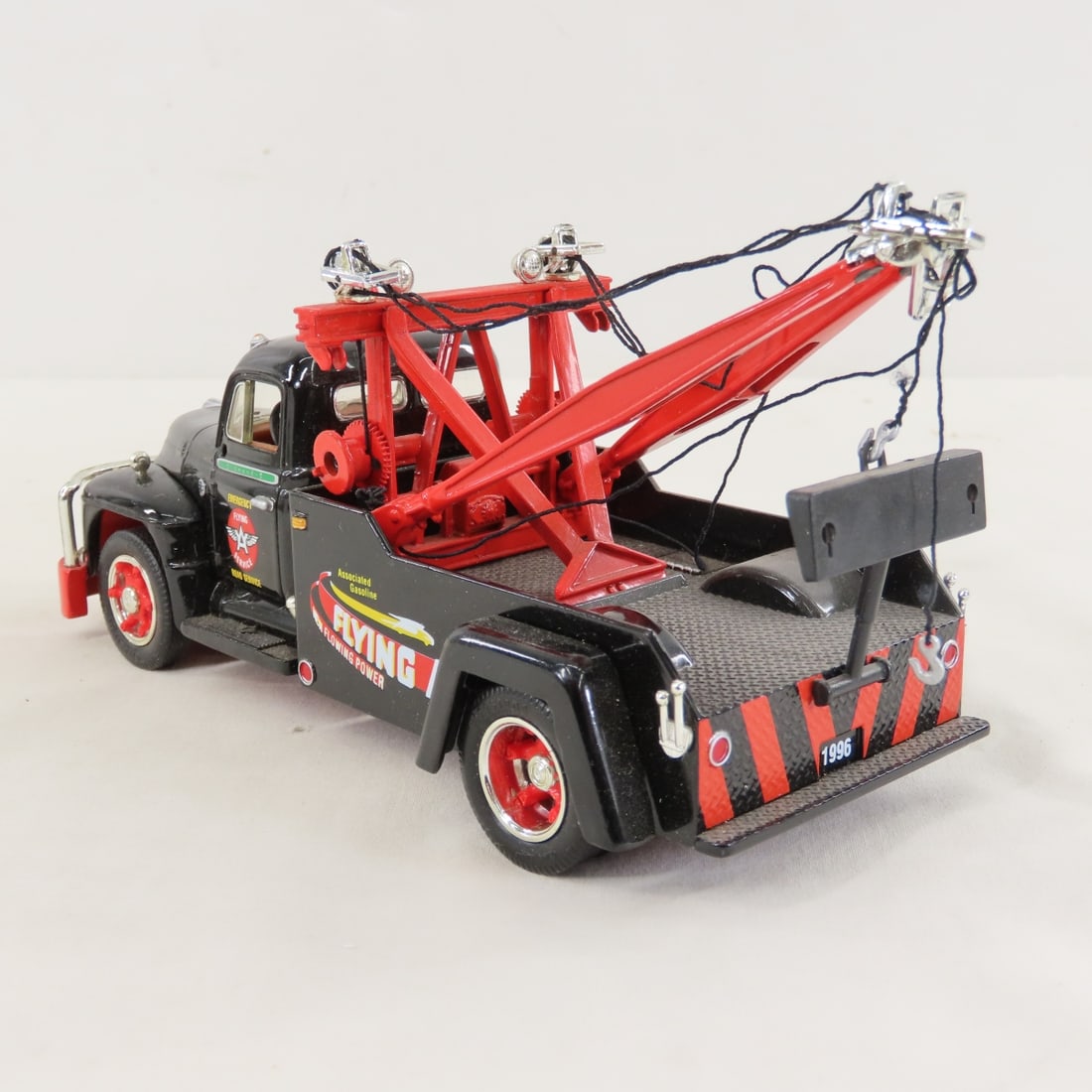 1st Gear 1:34 Flying A 1955 Diamond-T Tow Truck - 3