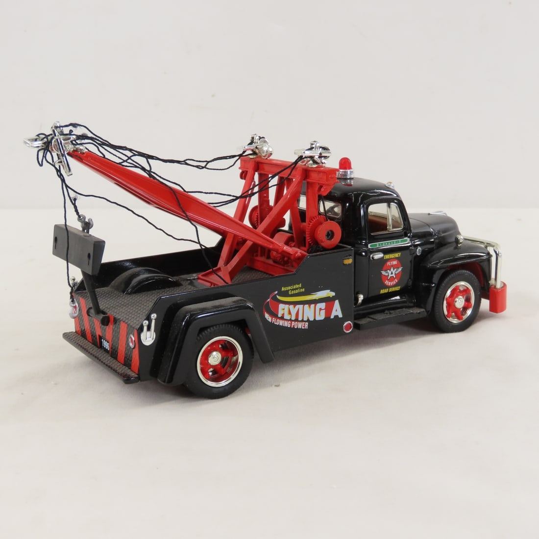 1st Gear 1:34 Flying A 1955 Diamond-T Tow Truck - 5