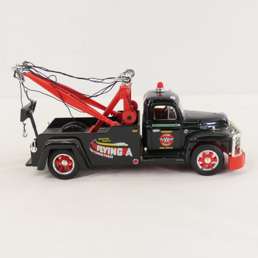 1st Gear 1:34 Flying A 1955 Diamond-T Tow Truck - 6