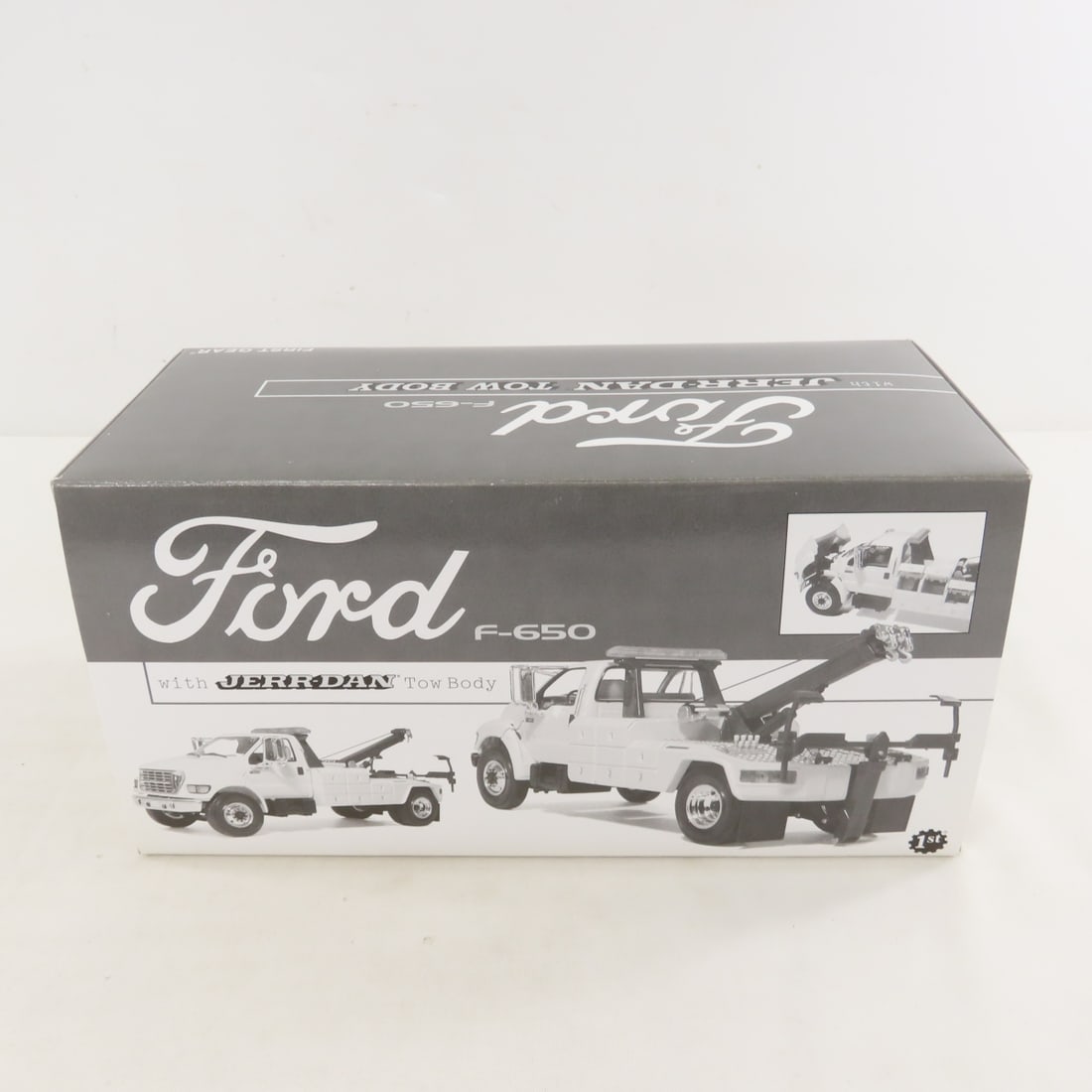 1st Gear 1:34 Ford F-650 with Jerr-Dan Body - 16