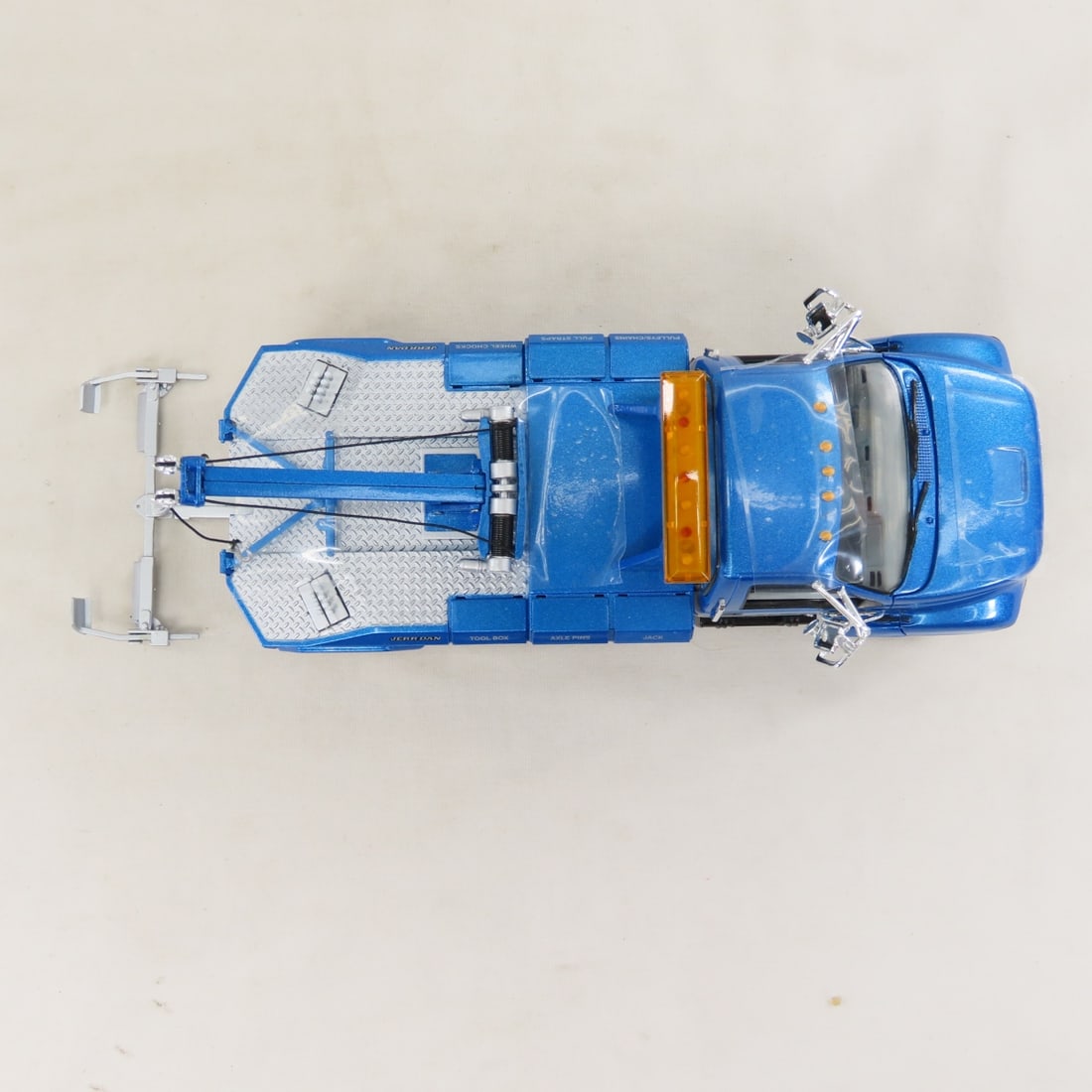 1st Gear 1:34 Ford F-650 with Jerr-Dan Body - 9