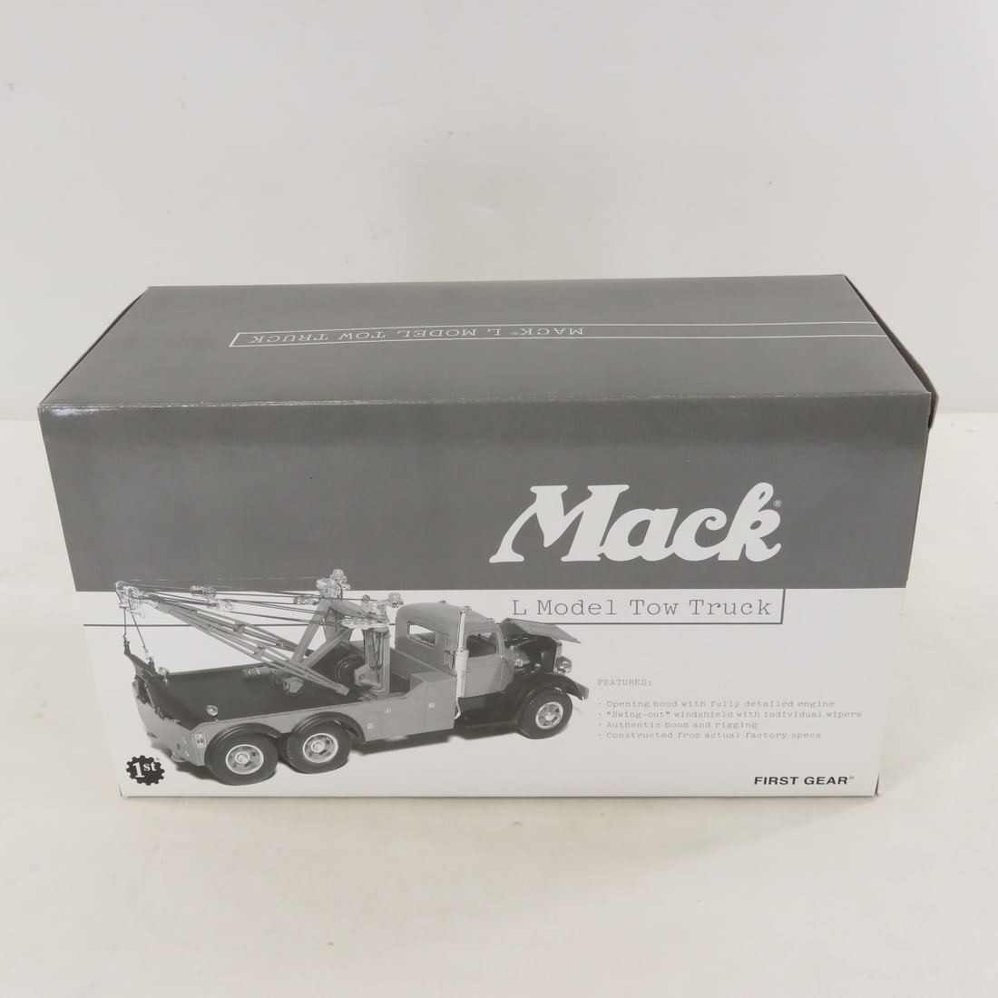 1st Gear 1:34 Ernest Holmes Mack L-Model Tow Truck - 16
