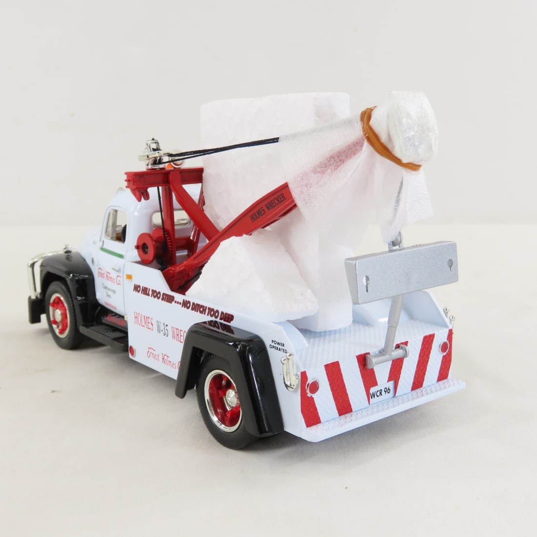 1st Gear 1:34 Ernest Holmes Diamond-T Tow Truck - 3