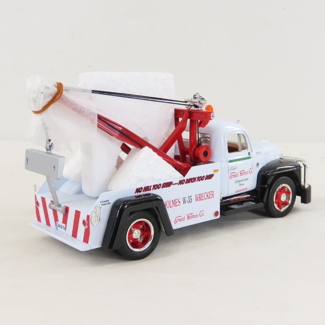 1st Gear 1:34 Ernest Holmes Diamond-T Tow Truck - 5
