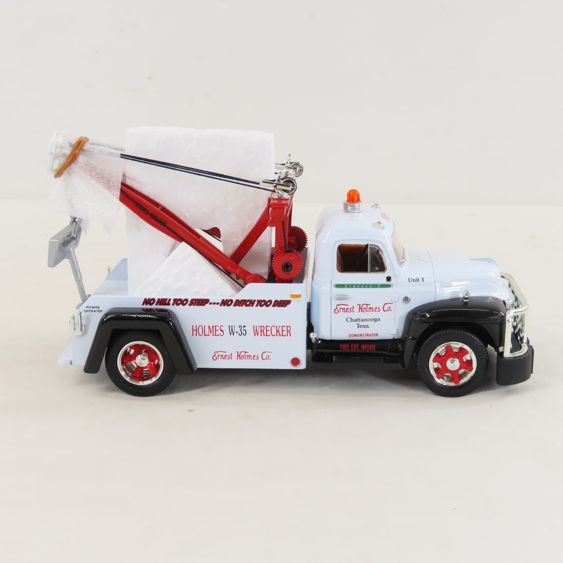 1st Gear 1:34 Ernest Holmes Diamond-T Tow Truck - 6