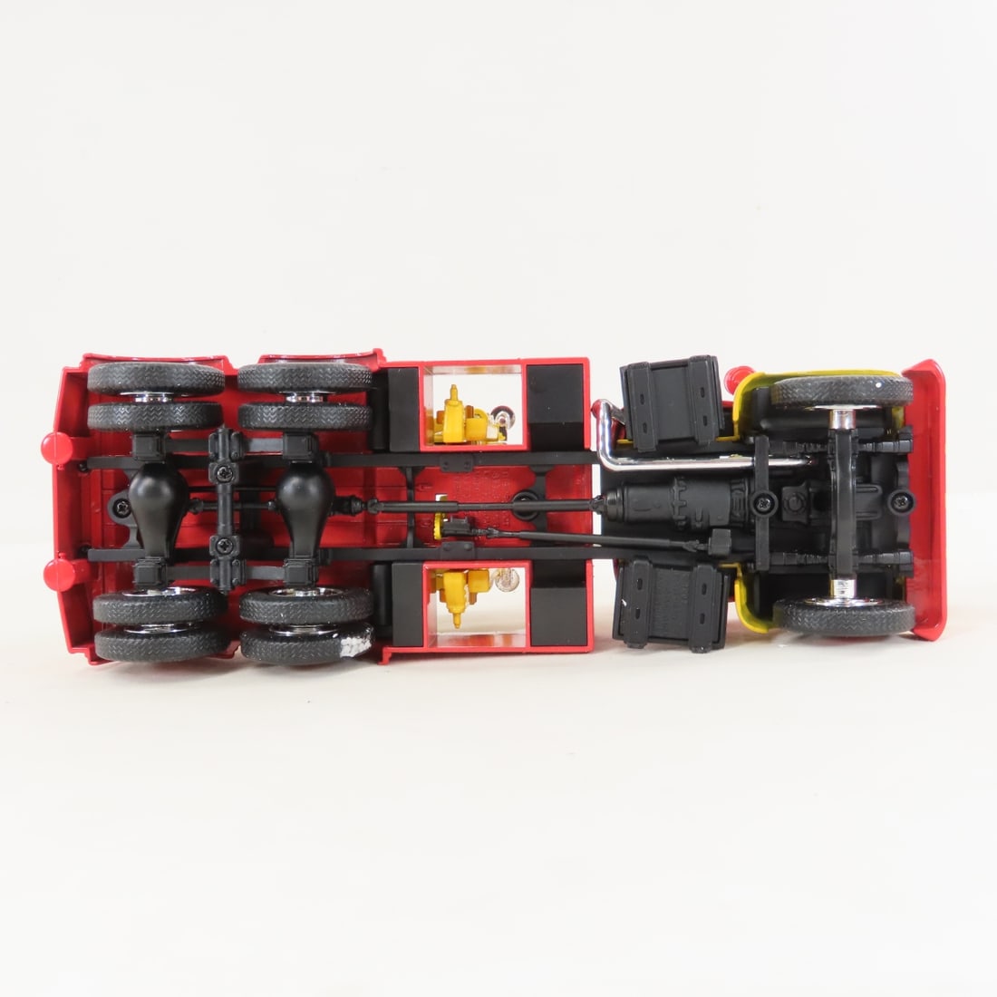 1st Gear 1:34 Shell Oil 1961 Mack B61 Tow Truck - 10