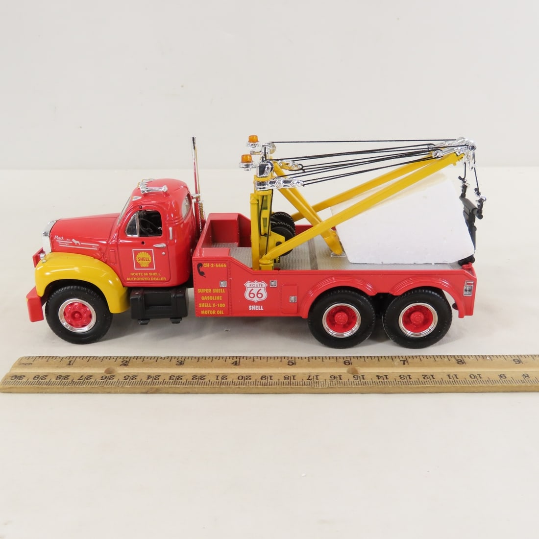 1st Gear 1:34 Shell Oil 1961 Mack B61 Tow Truck - 2
