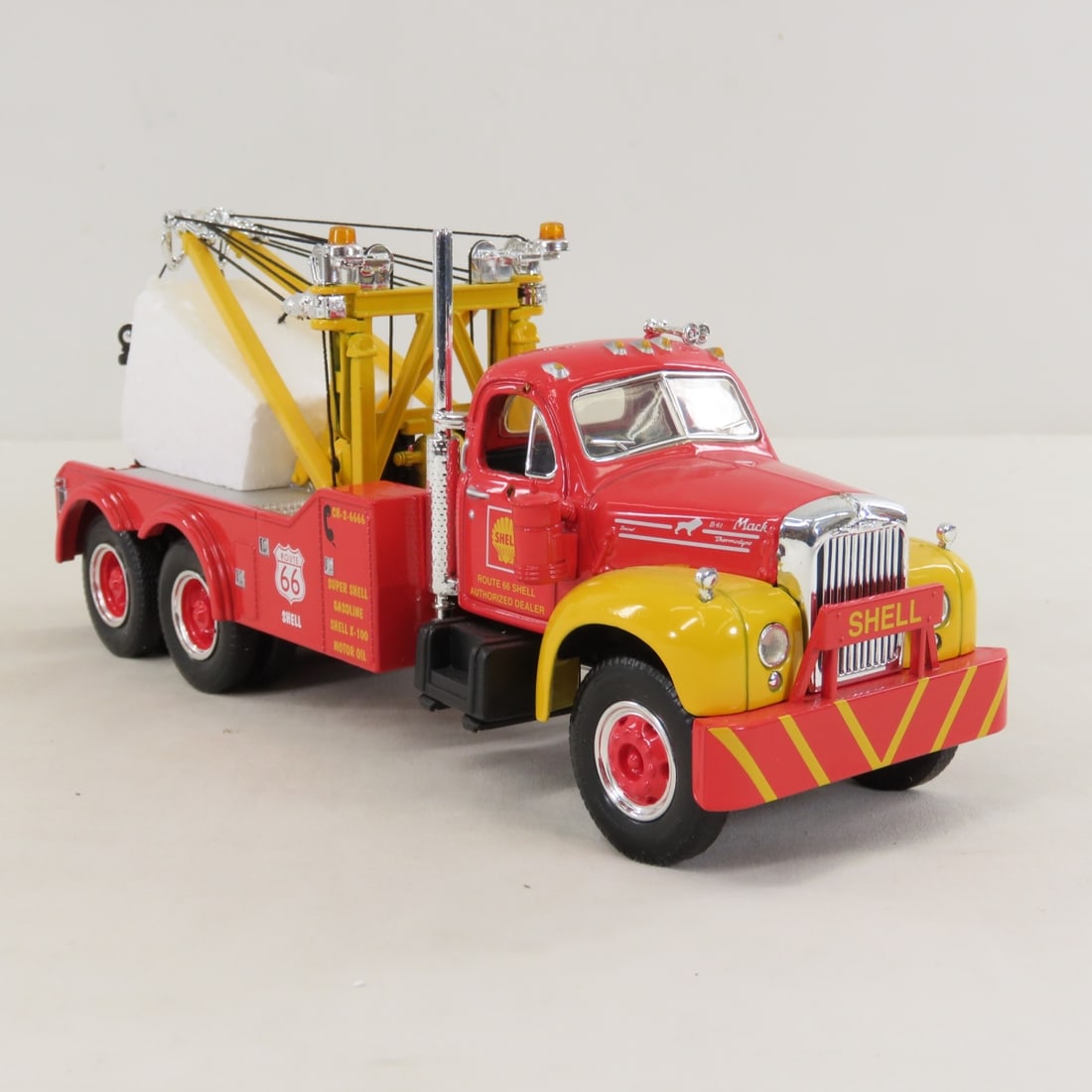 1st Gear 1:34 Shell Oil 1961 Mack B61 Tow Truck - 7