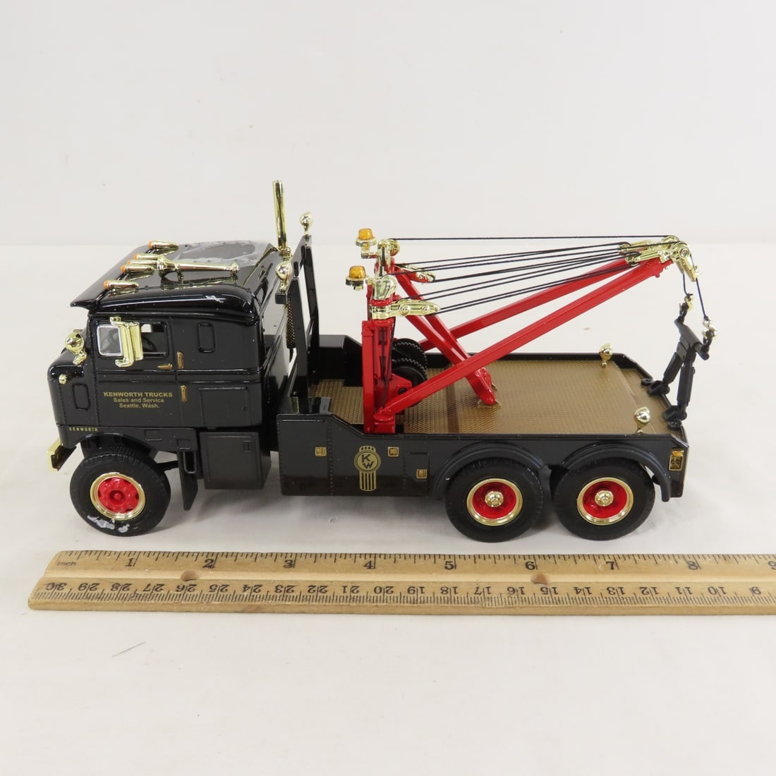 1st Gear 1:34 1953 Kenworth Bull-Nose Tow Truck - 2