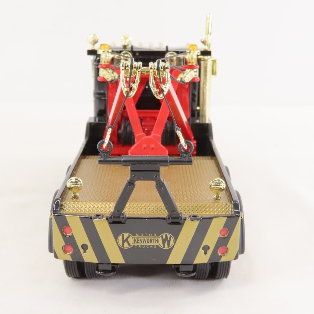 1st Gear 1:34 1953 Kenworth Bull-Nose Tow Truck - 4