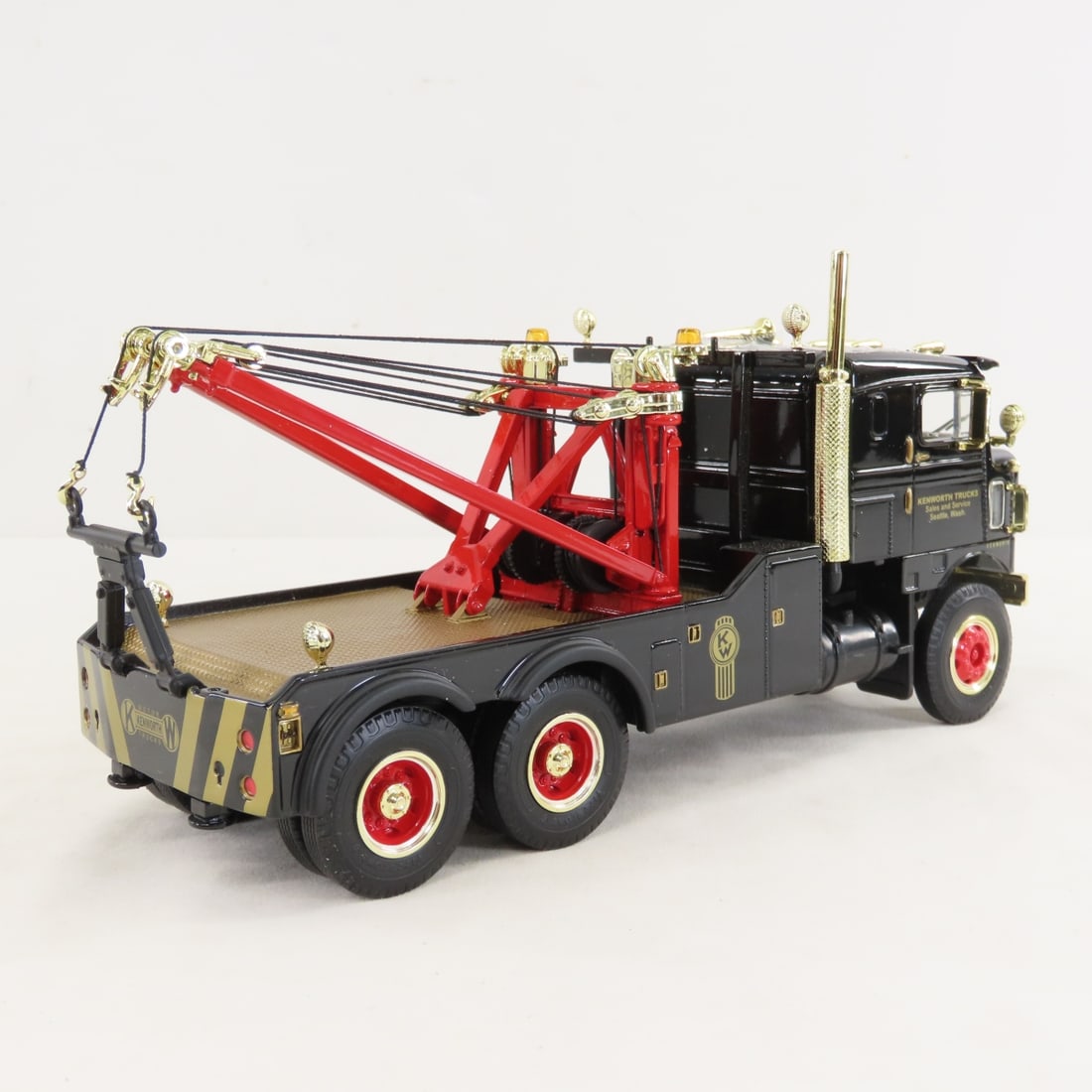 1st Gear 1:34 1953 Kenworth Bull-Nose Tow Truck - 5