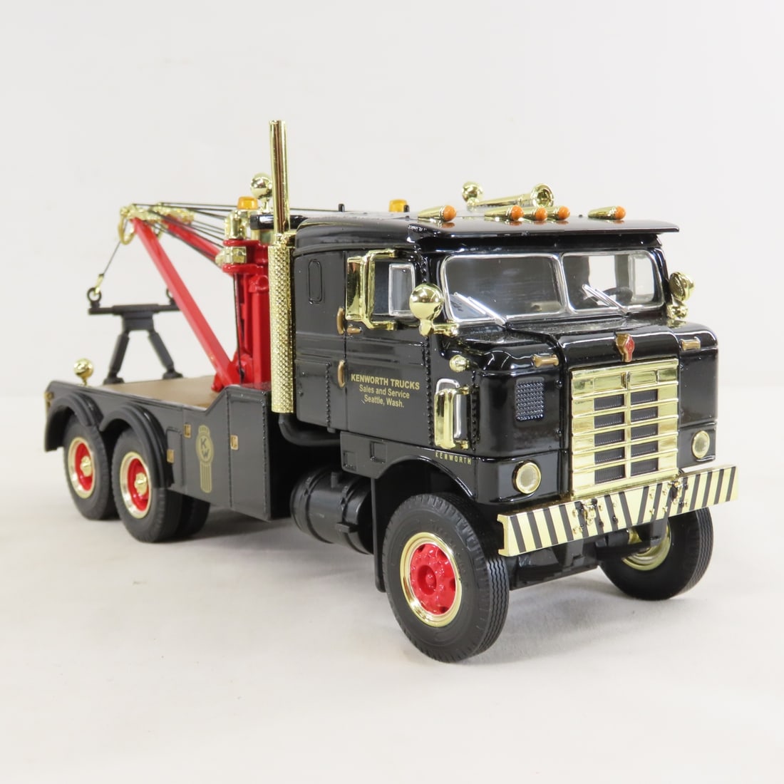 1st Gear 1:34 1953 Kenworth Bull-Nose Tow Truck - 7