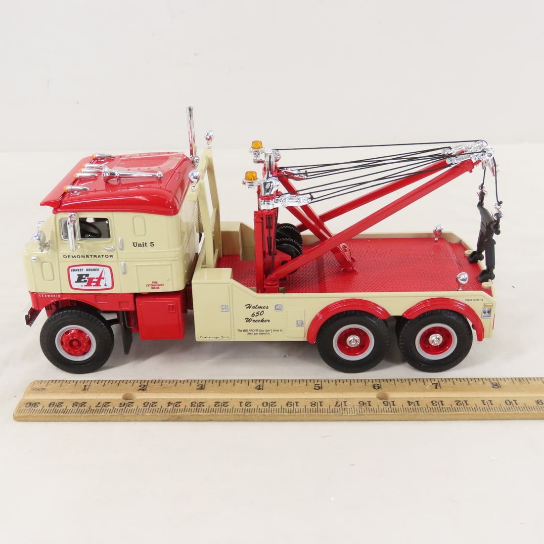 1st Gear 1:34 Holmes1953 Bull-Nose Tow Truck - 2