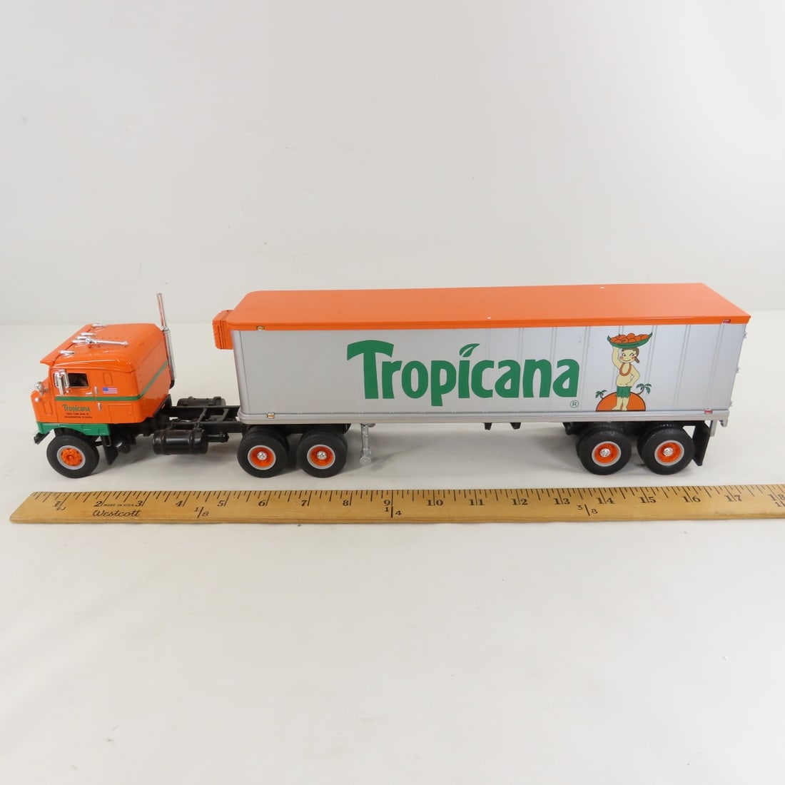 1st Gear Tropicana 1953 Bull-Nose Tractor Trailer - 2