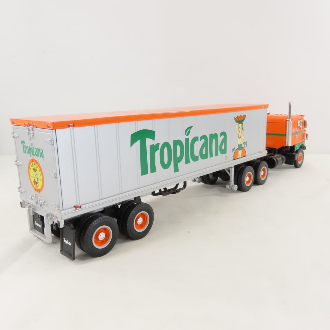 1st Gear Tropicana 1953 Bull-Nose Tractor Trailer - 5