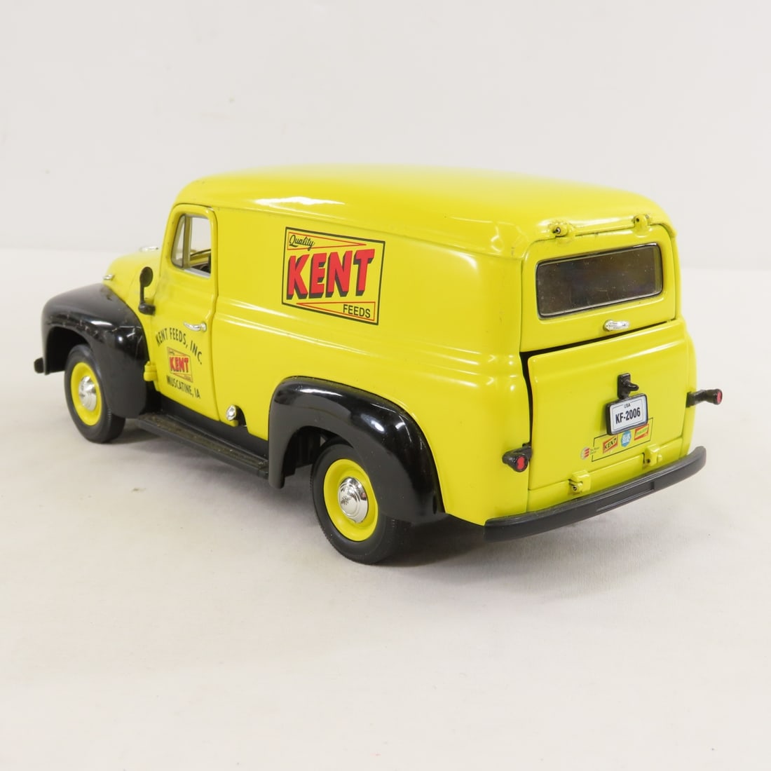 1st Gear 1:34 Kent Feeds 1953 INTL Panel Van - 3
