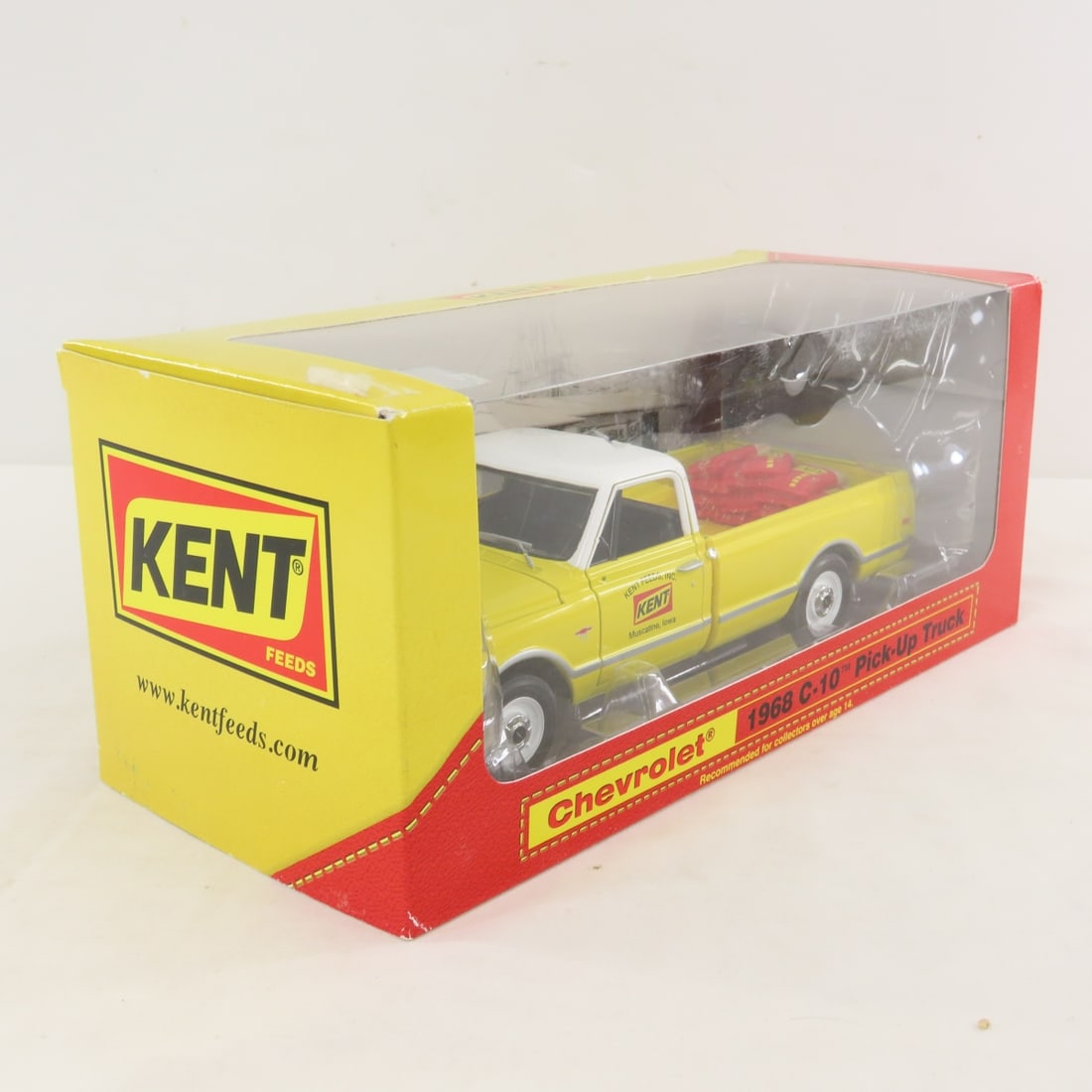 1st Gear 1:25 Kent Feeds 1968 Chevrolet C10 Pickup - 2