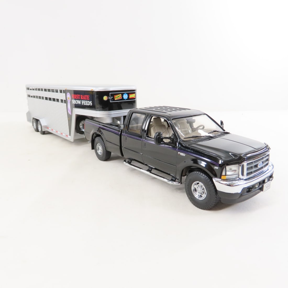 1st Gear 1:34 Kent Feeds Ford Super Duty F250 - 7