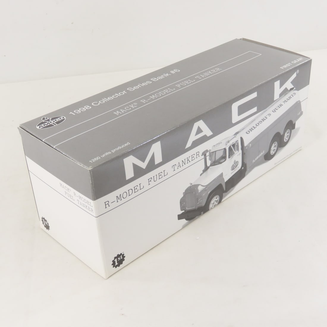 1st Gear 1:34 Amoco Mack R-Model Fuel Tanker - 13