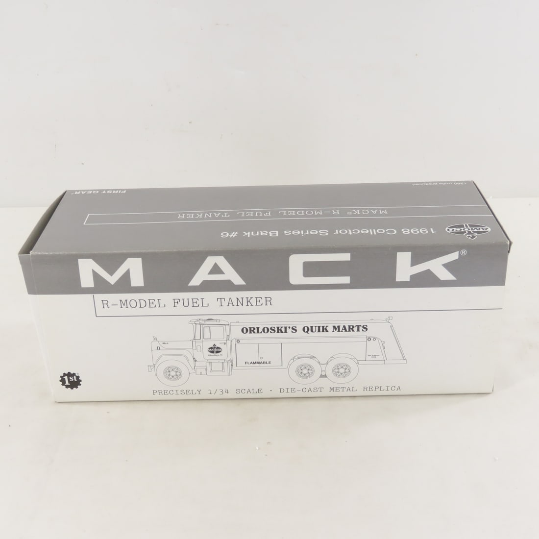 1st Gear 1:34 Amoco Mack R-Model Fuel Tanker - 14