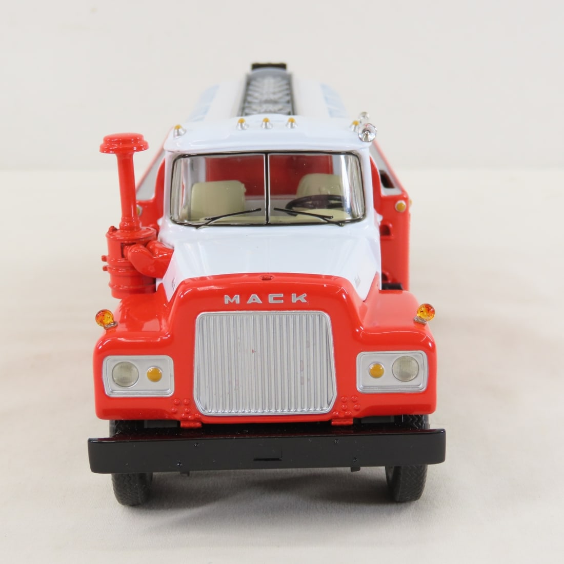 1st Gear 1:34 Amoco Mack R-Model Fuel Tanker - 8