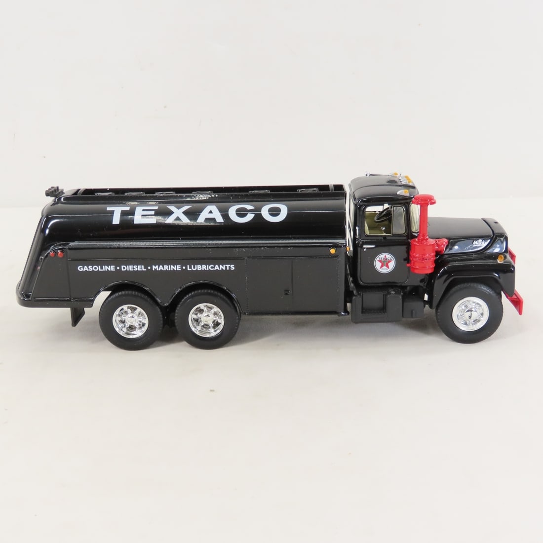 1st Gear 1:34 Texaco Mack R-Model Fuel Tanker - 6