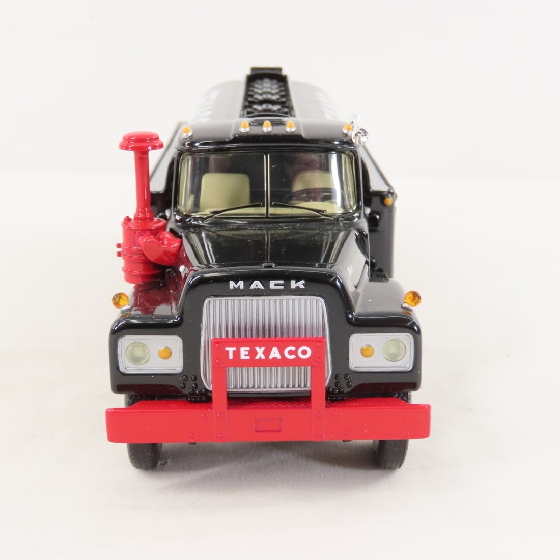 1st Gear 1:34 Texaco Mack R-Model Fuel Tanker - 8