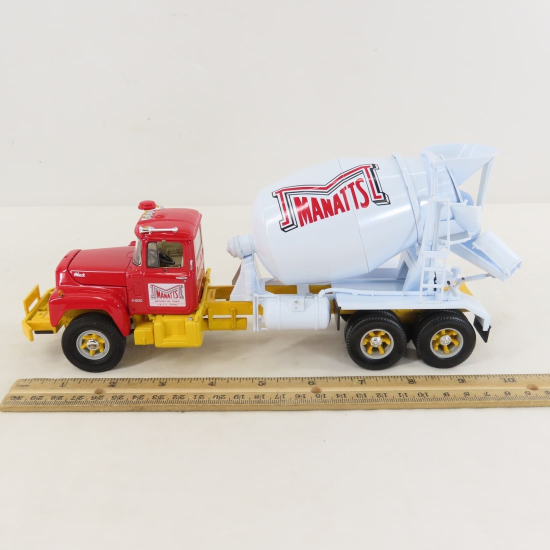 1st Gear 1:34 Manatt's Mack R-Model Cement Mixer - 2